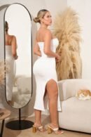Vestido Tamy tipo strapless en acetato doble tela, con abertura lateral en la pierna – diseño básico y elegante