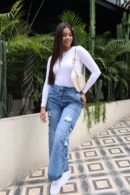 Jean Dakota estilo cargo con bolsillos diagonales, tono degradé y pequeños desgastes.