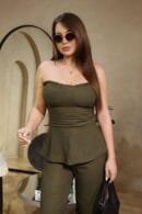 Blusa Sabina tipo strapless en lino con cierre invisible y abertura elegante en la espalda