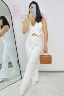 Pantalón Amelia wide leg en tela Noche de Viena con pliegue frontal.