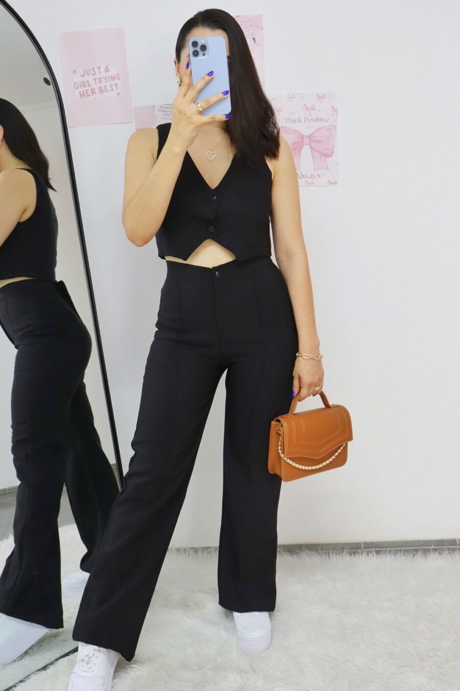Pantalón Amelia wide leg en tela Noche de Viena con pliegue frontal.
