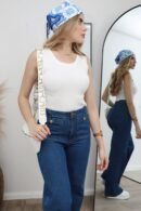 Blusa Raffaella tipo esqueleto en tela acanalada, básica y ajustada. Escote redondo. Disponible en tallas S y M.
