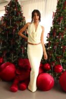 Conjunto Greta en acetato doble tela con falda tiro bajo y blusa drapeada. Tallas S y M.