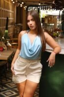 Short palazzo en lino ligero, tiro alto y silueta amplia, disponible en tallas S, M y L.