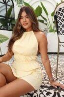 Blusa Victoria en sutil tela de lino, fresca y comoda para que la lleves en tus momentos especiales.