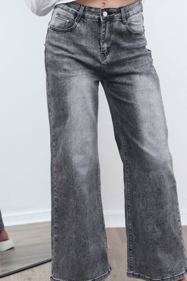 Jean elabora en tela strech disponible en variedad de tallas.