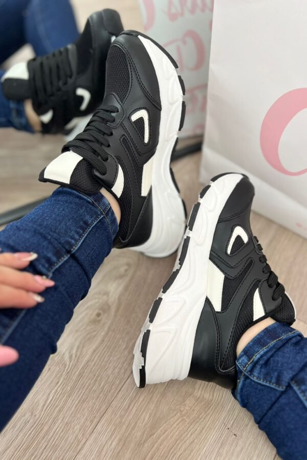 Tenis iroka. Diseño cómodo, versátil y moderno para uso diario.