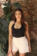 Short palazzo en lino ligero, tiro alto y silueta amplia, disponible en tallas S, M y L.