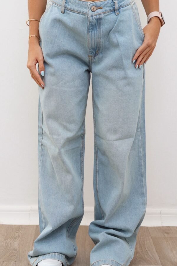 El Jean KAROLAY es el equilibrio perfecto entre comodidad y estilo.